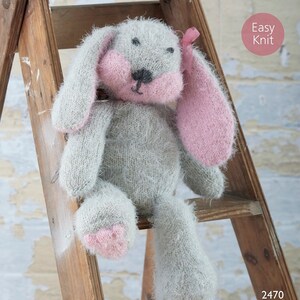 sirdar 2470 big floppy soft rabbit knitting pattern toy gift, baby child new