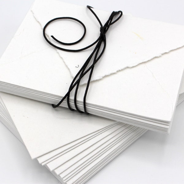 Enveloppes en coton fait main A7 5,25 x 7,25 po., Enveloppes à bord transparent, Enveloppes en coton, Enveloppes d'invitation, Faire-part de mariage fantaisie