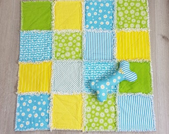 Patchwork Flowers on Yellow Crate Mat