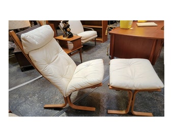 Mid-Century Modern Ingmar Relling Siesta Leather Lounge Chair & Ottoman