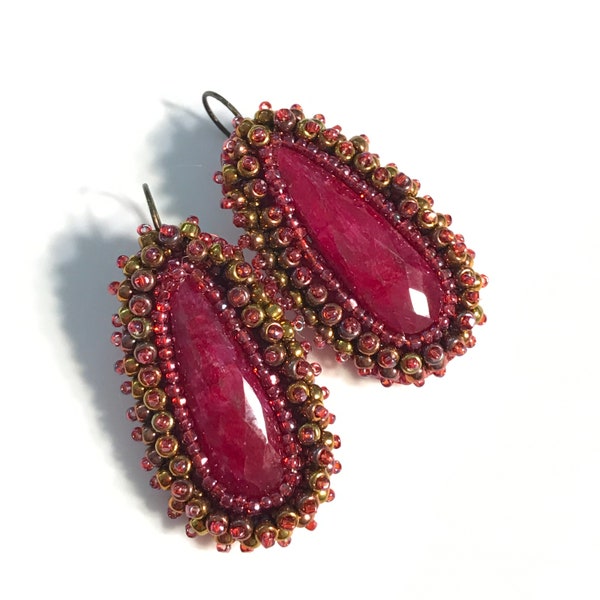 Kit: Elegant Faceted Ruby Teardrop Drop Earrings - Bead embroidery - Unique hand beaded earrings