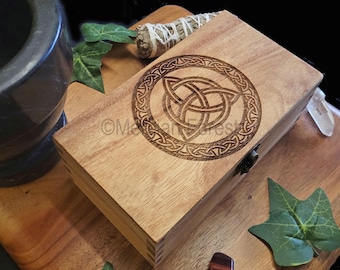 Triquetra Box, Celtic Triquetra Box, Witch Box, Crystal Box, Herb Box, Tarot Box Pagan Decoration 18x10x6.5cm