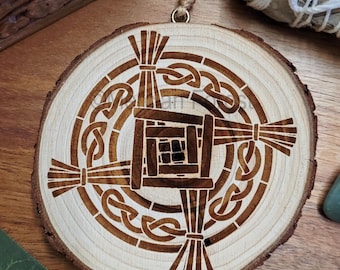 Brigid's Cross Wall Hanging, Brighid's Cross Altar Decoration, Imbolc Wood Slice Decoration for Wiccan Witch