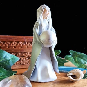 Selene Statue, Luna Statue, Goddess of the Moon, Pagan Altar Decoration