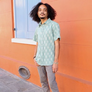 Men&#39;s Sage Green Short Sleeve Button Down Cotton Shirt- Fair Trade