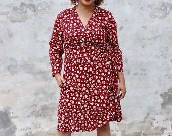 Blumiges Wickelkleid aus Bio Baumwolle mit Rosen Print