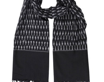 Cachecol de algodão preto tecido à mão: cachecol com borlas Ikat