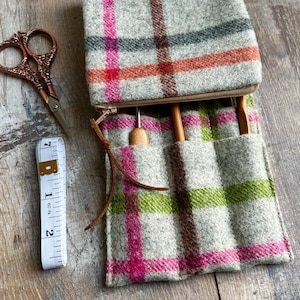 BRITISH WOOL INTERCHANGEABLE Porta aghi per maglia, uncinetto, DPN, custodia per uncinetto con tasca con cerniera, regalo fatto a mano per Natale e compleanno