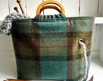 British Wool Craft Project Bag: British Brick Plaid, Wooden Handles, 9 Pockets