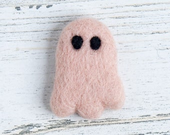 Small Pink Felt Ghost | Halloween Garland DIY | Pacman Ghost | Halloween Decor | Halloween Mobile l Spooky, Haunted | Wool Ghosts