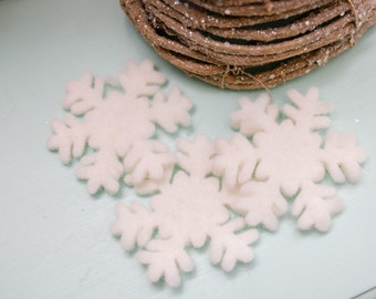 Flat White Felt Snowflakes -White Snowflake -Winter Garland -Christmas Garland -Christmas Decor -Snowflake Garland -Snowflake Accessory