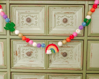St Patrick's Day Felt Garland: Shamrock & Rainbow Pom Decor
