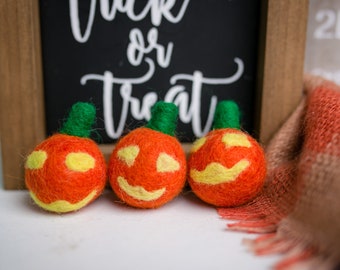 SALE Halloween Jack-o-lantern -Felt Pumpkins -Mini Pumpkins -Wool Pumpkins -Halloween Decor -Pumpkin Garland -Fall Pumpkin decorations