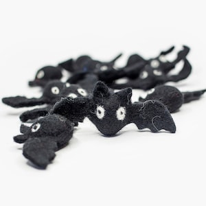 Jumbo Felt black Bats -Halloween Garland -Black felt shapes -Halloween Decor -Bat Garland -Wool Poms -Mantel Decor -Spooky -Boo -Haunted