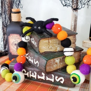 Creepy Crawly things - Halloween Felt Ball Garland - Eyeball Garland -Monster eye Balls - Felt Spiders -Halloween bunting -Halloween decor