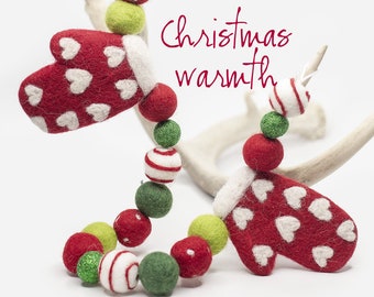 Christmas Warmth | Felt Heart Garland | Mitten Garland | Felt Gloves | Christmas garland | Red & Green Banner | Christmas decor | Whimsical