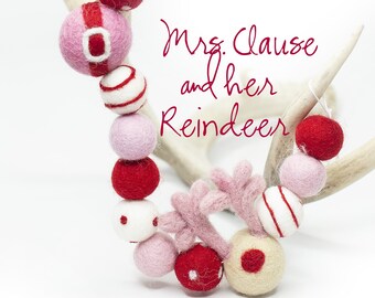 Guirnalda de bolas de fieltro de la Señora Claus y el reno: Decoración navideña