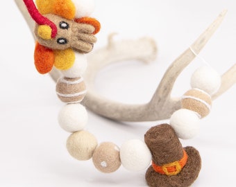 Felt Pilgrim & Turkey Garland: Neutral Fall Decor