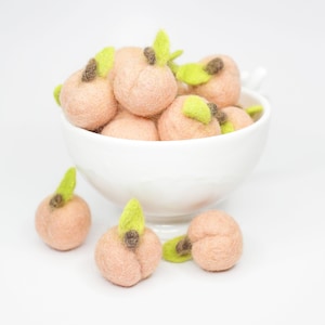 Laine pêche | guirlande de pêche | Fruits feutrés à l'aiguille | Jouez à la nourriture | Laine feutrée alimentaire | Fruits en feutre de laine | Laine Nourriture artificielle | Feutrée à l'aiguille