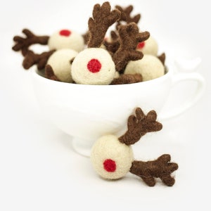 Felt Reindeer Ornament, diy: Wool Christmas Garland with Dark Antlers