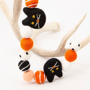 Cat Halloween Garland | Halloween Decor | Felt Cat | Halloween Felt Garland | Spooky Halloween Decoration | Halloween Mantle