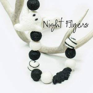 Felt Ghost Garland: Halloween Bat Decor