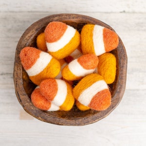 Boho Felt Candy Corn -Candy Corn Garland -Candy Corn shape -Halloween Garland -Halloween Treat -Wool Poms -Halloween Decor