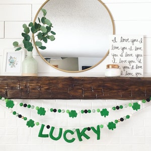 Green Felt Shamrock Garland: St Patrick&#39;s Day Mantel Decor