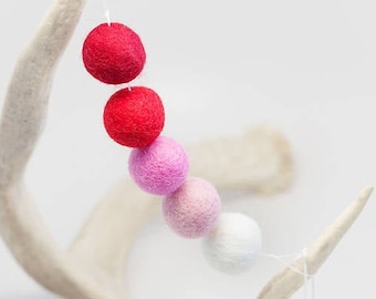 Valentines Garland -LOVE NOTES -Wool Felt Balls -Felt Pom Pom *Pink and Red wool balls, Diy Pom Garland - Diy Felt Ball Garland * Wool Balls