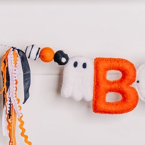 BOO Felt Garland: Ghost & Pom Halloween Decorations