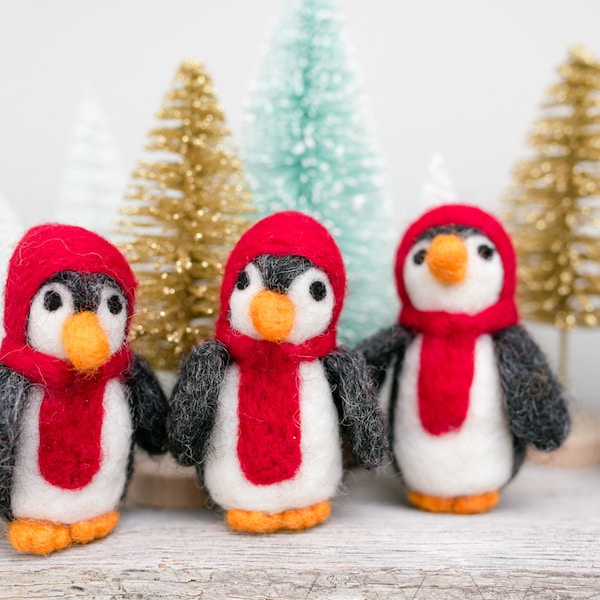 Felt Penguin -Red and White Christmas -Penguin Garland  -Christmas Garland -Christmas Decor -Penguin Garland -Red and White decor