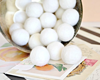 White Felt Balls | 2.5 cm Pom Balls | 100% Wool Felt Balls | Felt Pom Poms | Loose Felt Balls | DIY Pom Garland | Wholesale