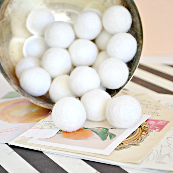 White Felt Balls | 2.5 cm Pom Balls | 100% Wool Felt Balls | Felt Pom Poms | Loose Felt Balls | DIY Pom Garland | Wholesale