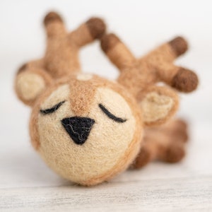 Small Felt Reindeer | Deer Garland DIY | Christmas Garland DIY | Hand Felted Deer | Christmas Banner diy | Christmas Ornament DIY