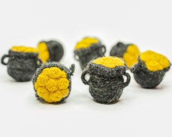 Felt Leprechaun Pot of Gold: St Patrick's Day Decor