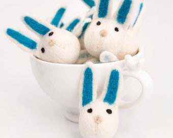 VENTE Boho Turquoise Bunny - Lapin blanc feutré à l'aiguille - formes en feutre - Guirlande de lapin - Guirlande de Pâques - Lapin de Pâques - Lapin feutré - Manteau de Pâques