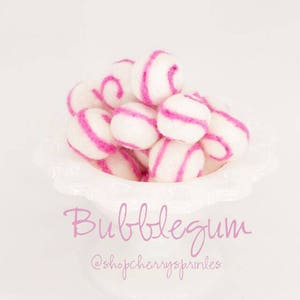 Bubblegum Pink Felt Balls *2CM -100% Wool Felt Poms -Pink Wool Felt Balls *Pom Garland -Felt Ball Garland -Swirl balls
