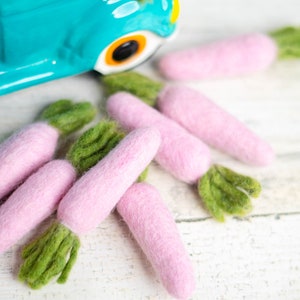 Heirloom Carrots | Rustic Felt Carrots | Wool Vegetable | Felted Food | Felted Carrots | Garden Vegetable | Easter Carrot  Garland DIY