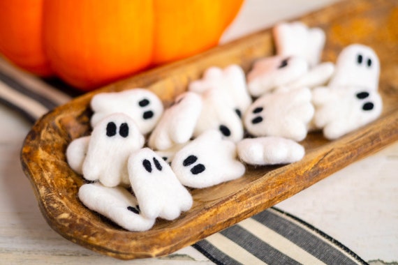 Small White Felt Ghost: Halloween Garland DIY Decor