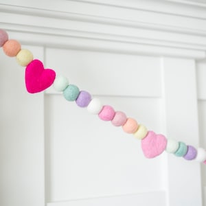 Pastel Hearts -Valentine garland -Red & Pink -Valentine&#39;s Day -Valentines felt ball Garland -Wool Felt Balls -Felt Poms - Pom Garland