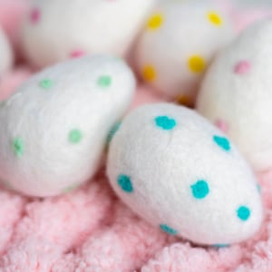 White Polkadot Easter Eggs -Felt Eggs -Easter Decor -Felt Easter Eggs -Chicken Eggs -Felt Food -Eggs - Rustic Country decor -