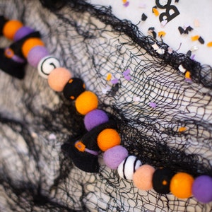 Good Witch Garland _Purple and Orange Decor -Felt Witch Hat -Witch Halloween Decor -Vintage Halloween Decor -Halloween Decor