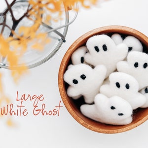 Felt Ghost -Halloween Garland -White felt ghost -Halloween Decor -Ghost Garland -Wool Poms -Mantel Decor -Spooky -Boo -Haunted -White Ghost