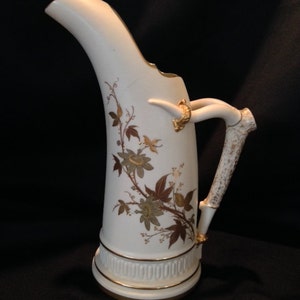 Stunning Worcester Royal Porcelain 11 inch Vase w/Antler shaped handle Rd No. 37112-1116 c. 1887