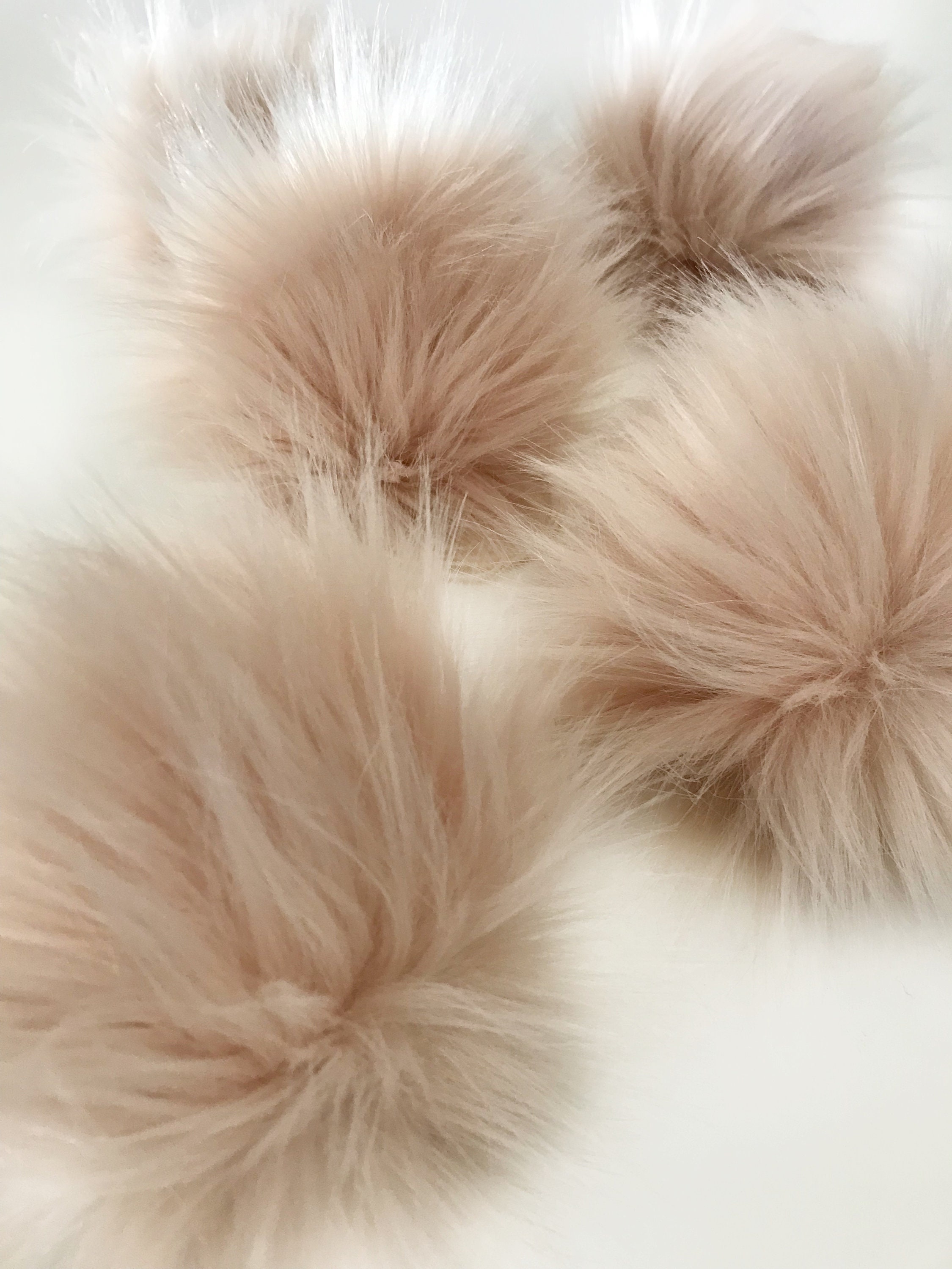 Luxury Faux Fur Pom Poms, Faux Fur Pom Poms for Hats, Faux Fur Pompom, Bulk  Pom Poms, Giant Faux Fur Pom Pom, Rainbow Faux Fur, Blush Fur 