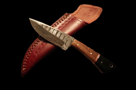 8” Walnut & Buffalo Horn Skinner Knife, Damascus Steel Blade, top grain leather sheath, brass pins/spacer, lanyard hole, full tang