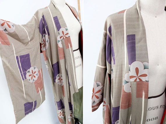 SALE Vintage Tan Silk Japanese Kimono w/Purple & … - image 3