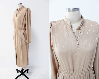Vintage 1940s Chinese Creme Long Sleeve Tailored Silk Dress w/ Pockets // asian china hong kong taiwan // 40s elegant  // tan beige medium