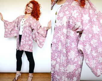 Vintage Japanese Pink Silk Haori Kimono Jacket Robe w/ Floral Motif // Japan Asian robe coat // free size S M L XL //