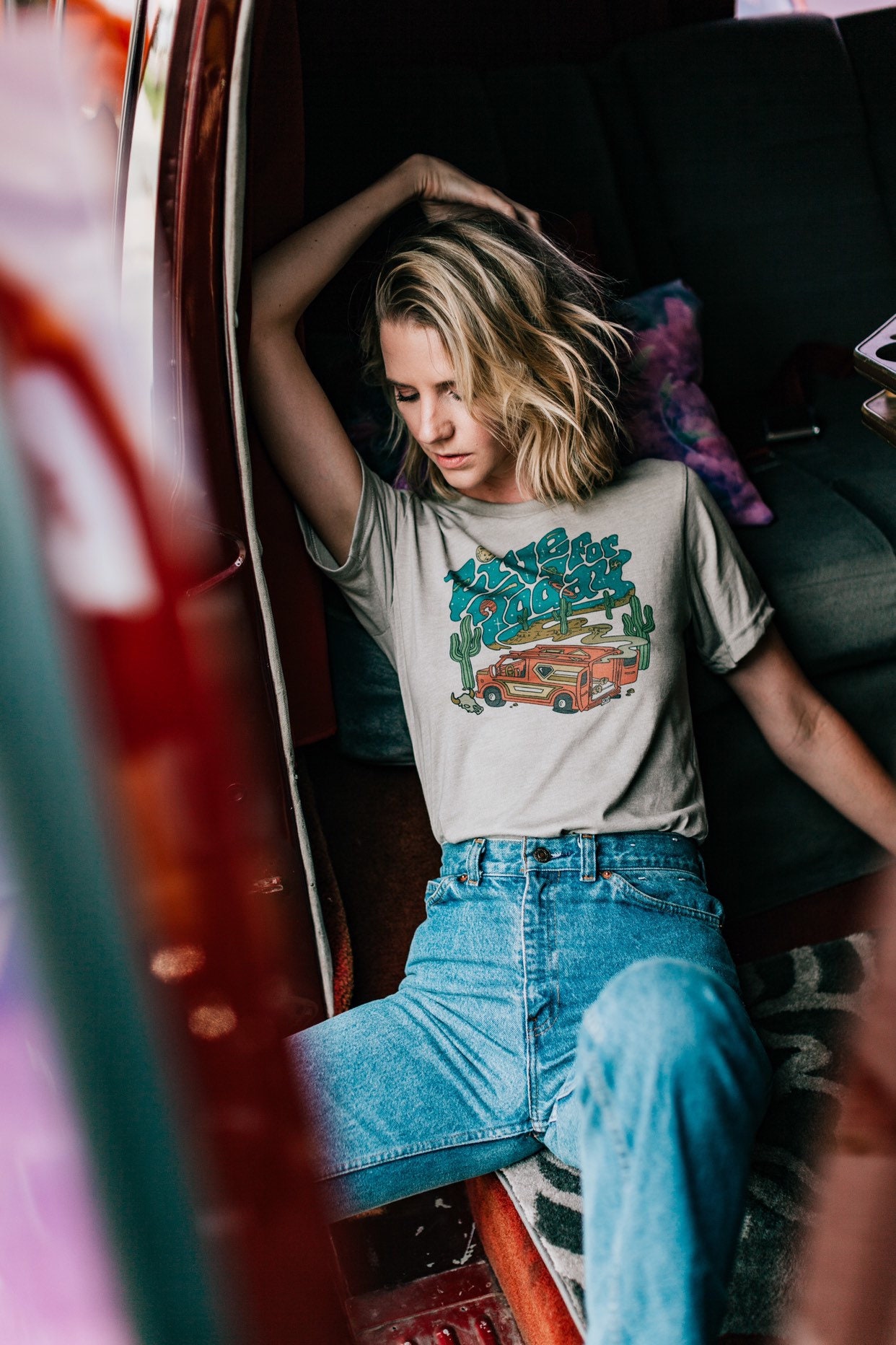 Unisex 70s Desert Vanners Tee | Soft Thin Grey Heather Stone